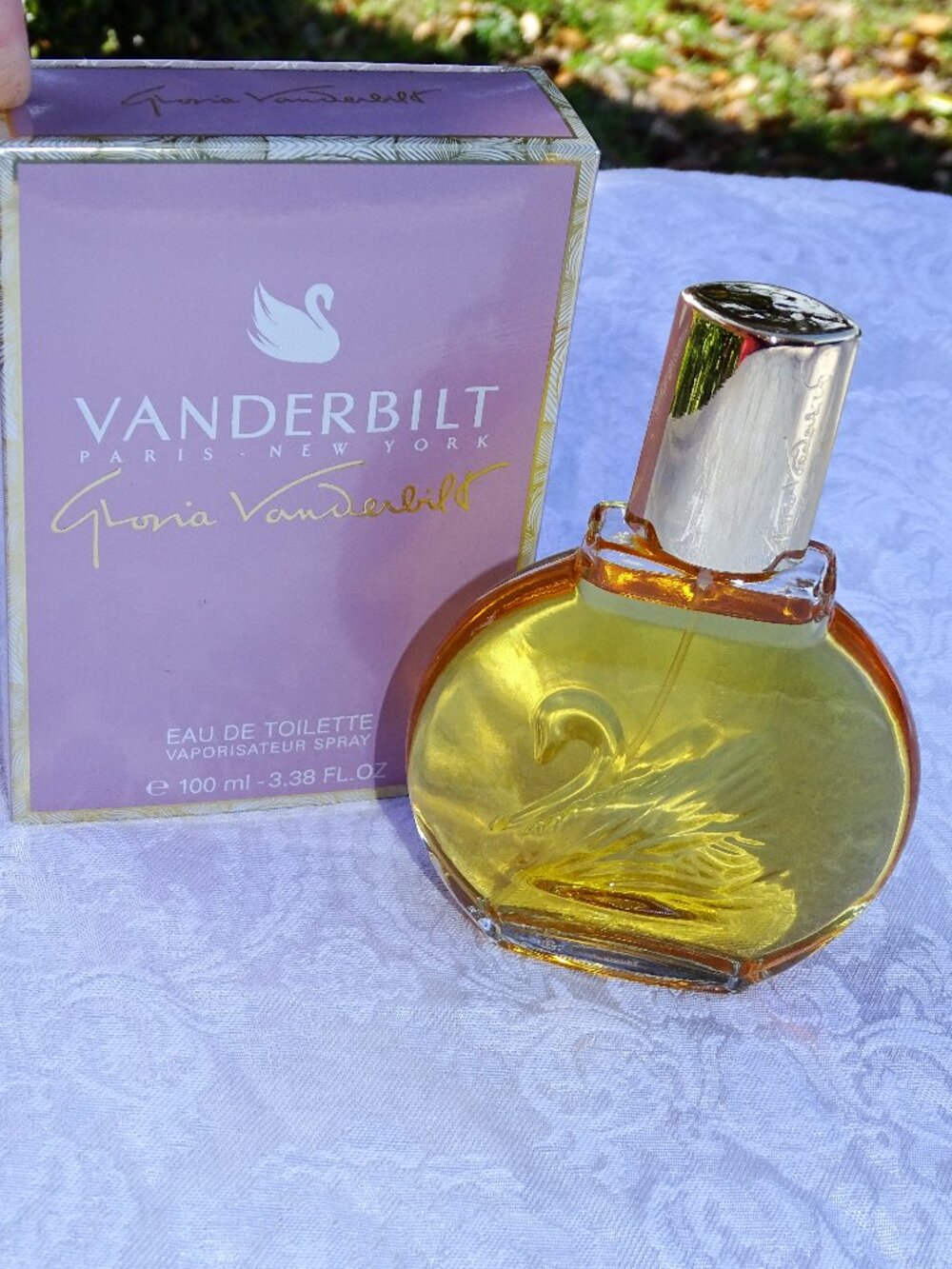 NEW IN BOX GLORIA VANDERBILT EDT EAU DE TOILETTE PERFUME SPRAY 3.38 OZ